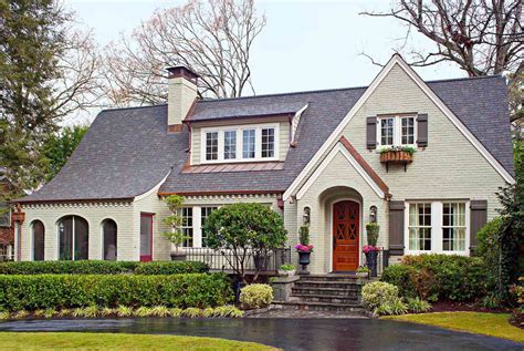 tudor style houses colors